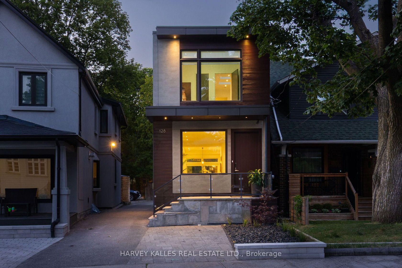 128 Montgomery Avenue, Eglinton, Toronto photo 2