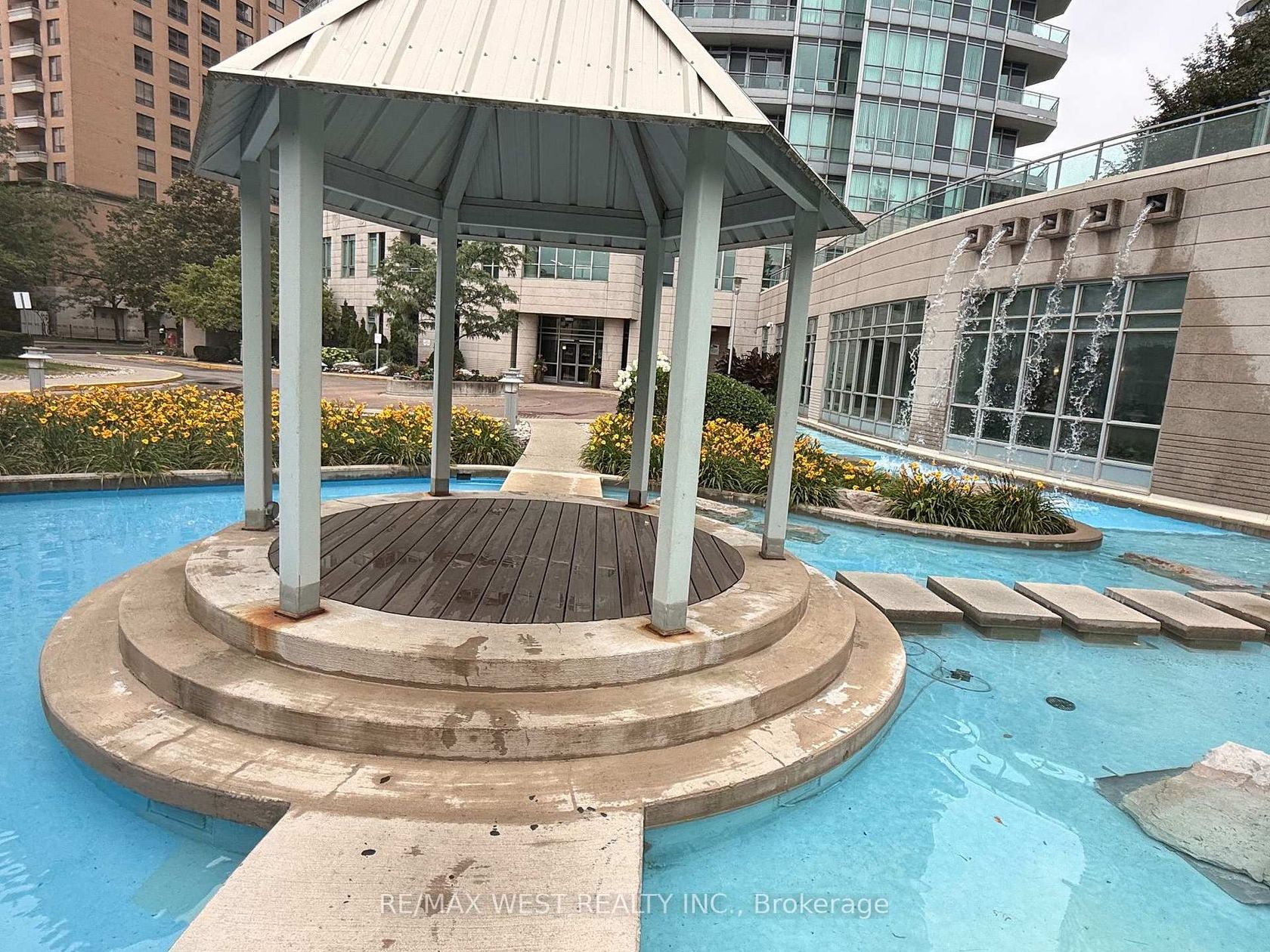 2010 - 60 Byng Avenue, Willowdale East, Toronto 
