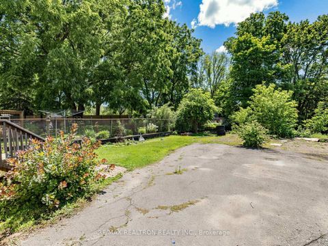 Photo 4 at 412 Andrew Street, Central Newmarket, Newmarket