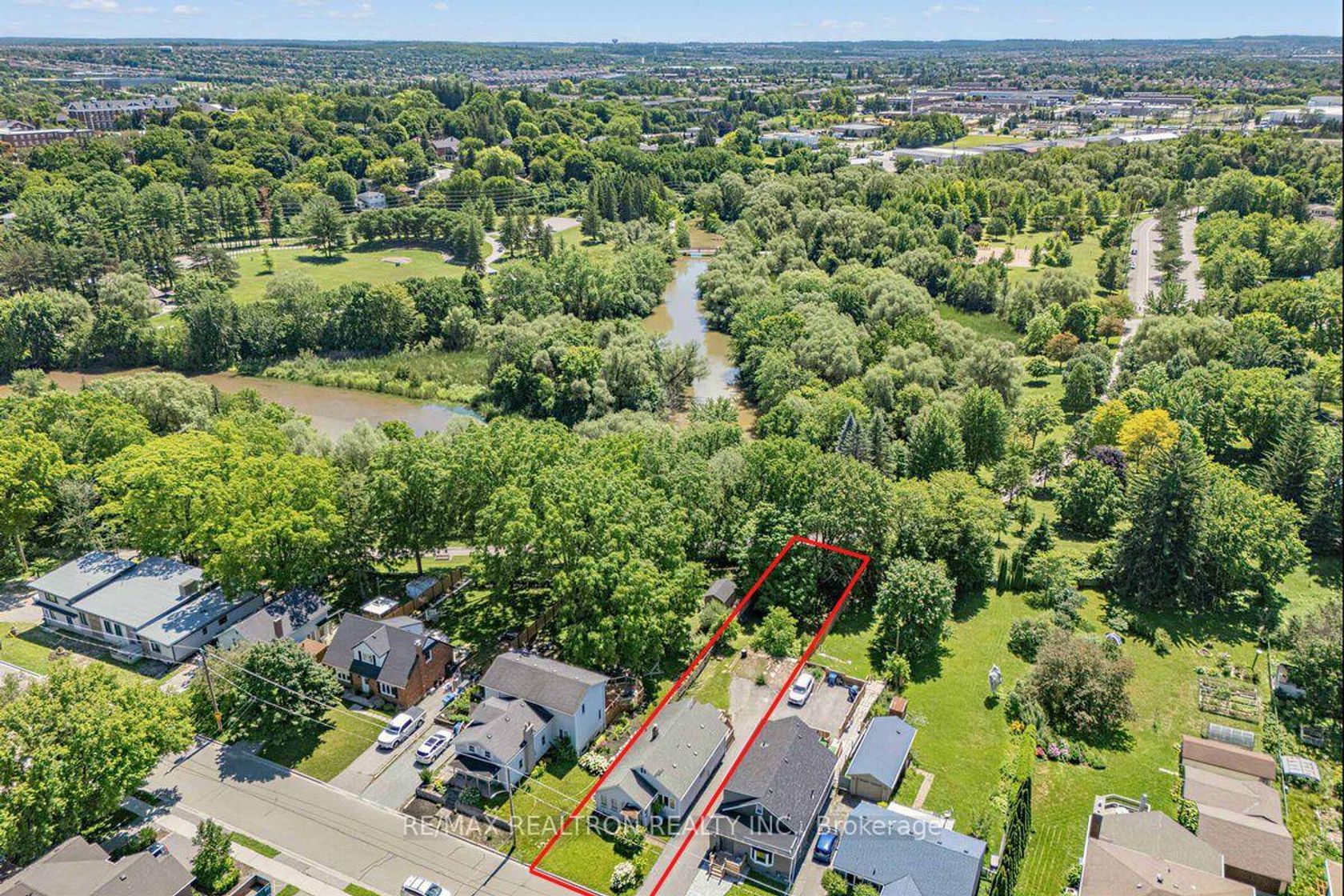 412 Andrew Street, Central Newmarket, Newmarket photo number 2