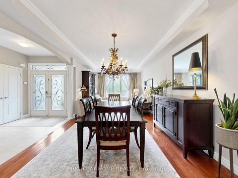 Photo 12 at 32 Lake Forest Drive, Jefferson, Richmond Hill