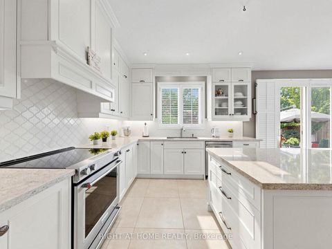 Photo 16 at 32 Lake Forest Drive, Jefferson, Richmond Hill