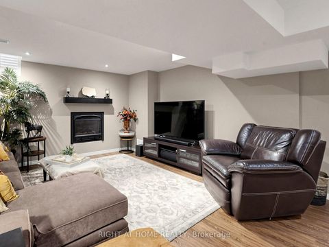 Photo 27 at 32 Lake Forest Drive, Jefferson, Richmond Hill