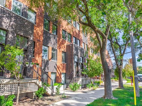 Photo 1 at 60 - 68 Winston Park Boulevard, CFB, Toronto