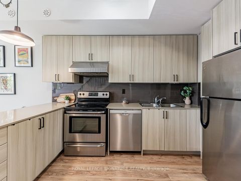 Photo 5 at 60 - 68 Winston Park Boulevard, CFB, Toronto