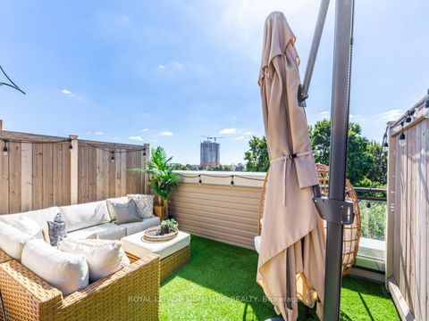 Photo 19 at 60 - 68 Winston Park Boulevard, CFB, Toronto
