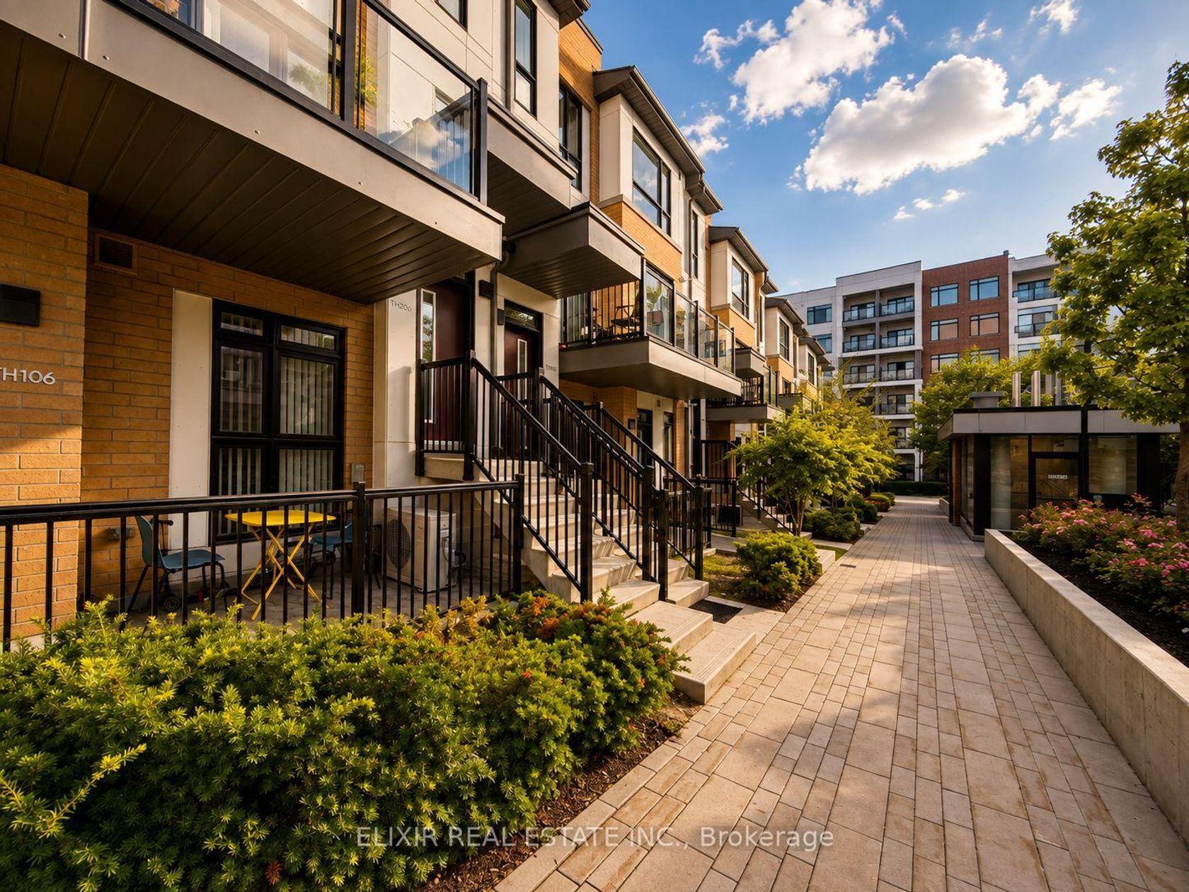 206 - 140 Canon Jackson Drive, Greenbrook, Toronto photo 1