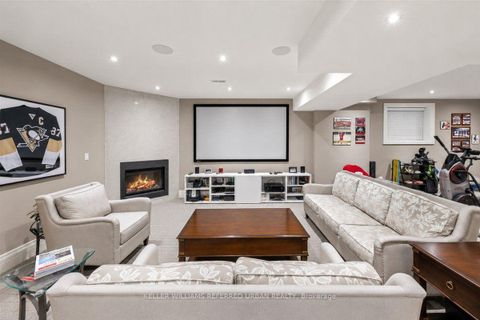 Photo 27 at 4 Community Circle, Willowdale West, Toronto