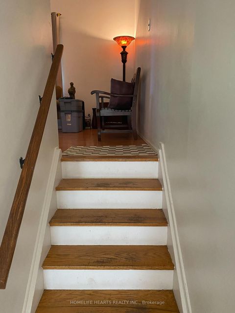 Photo 3 at 22 - 21 Rockwood Drive, Cliffcrest, Toronto