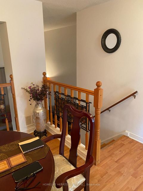 Photo 4 at 22 - 21 Rockwood Drive, Cliffcrest, Toronto