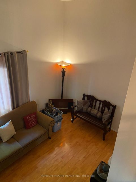 Photo 8 at 22 - 21 Rockwood Drive, Cliffcrest, Toronto