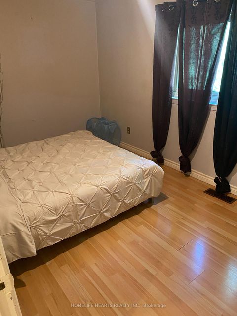Photo 15 at 22 - 21 Rockwood Drive, Cliffcrest, Toronto