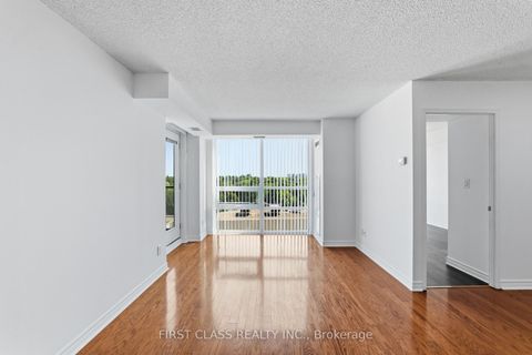 Photo 4 at 922 - 35 Hollywood Avenue, Willowdale East, Toronto