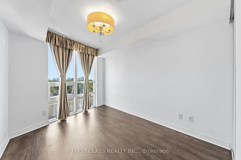 Photo 11 at 922 - 35 Hollywood Avenue, Willowdale East, Toronto
