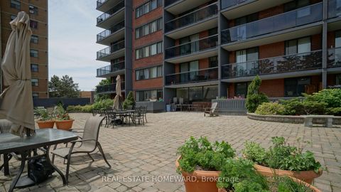 Photo 7 at 106 - 757 Victoria Park Avenue, Oakridge, Toronto
