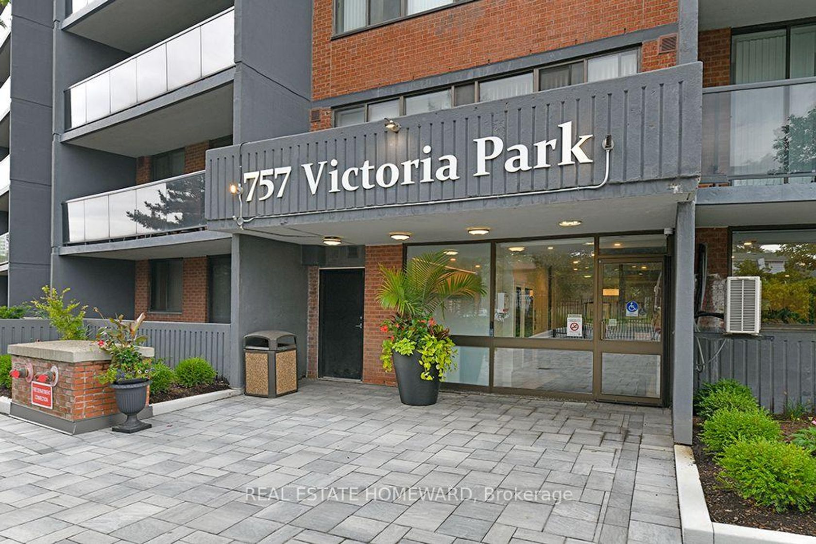 106 - 757 Victoria Park Avenue, Oakridge, Toronto photo 1