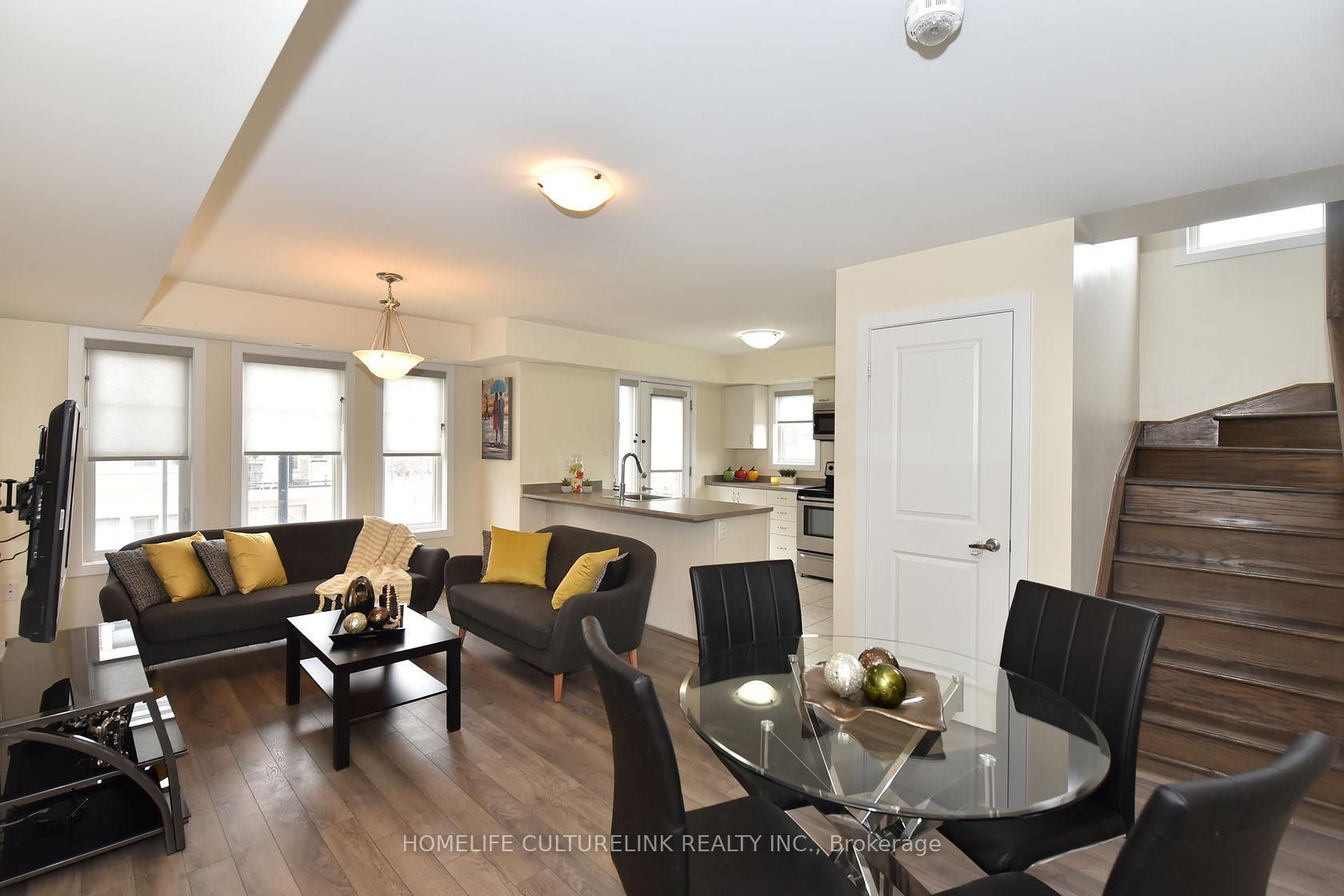 89 - 100 Parrotta Drive, Pelmo Park W5, Toronto photo 5
