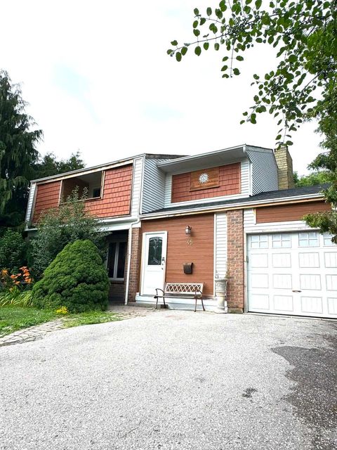 Photo 1 at 45 Sandusky Crescent, Aurora Highlands, Aurora