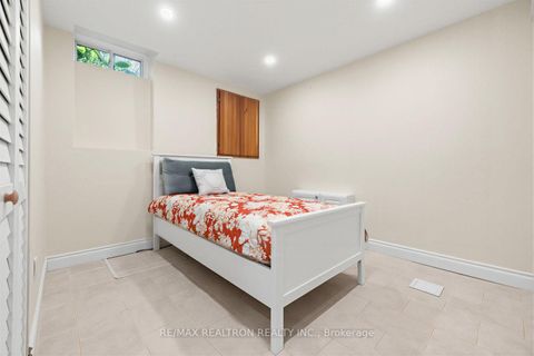 Photo 20 at 416 Alex Doner Drive, Glenway Estates, Newmarket