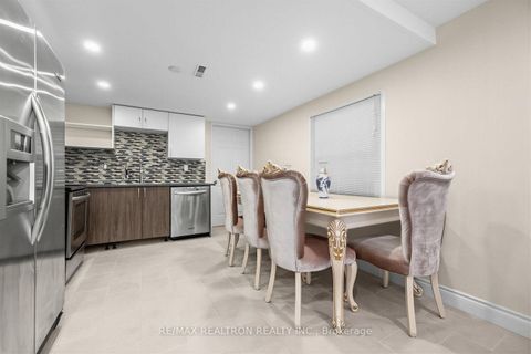 Photo 25 at 416 Alex Doner Drive, Glenway Estates, Newmarket