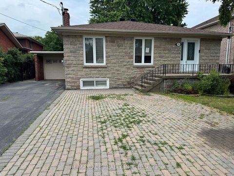 Photo 2 at 39 Oak Avenue, South Richvale, Richmond Hill