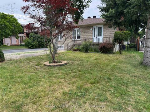 Photo 3 at 39 Oak Avenue, South Richvale, Richmond Hill