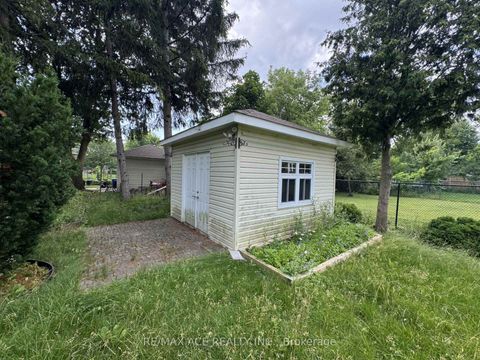Photo 8 at 39 Oak Avenue, South Richvale, Richmond Hill