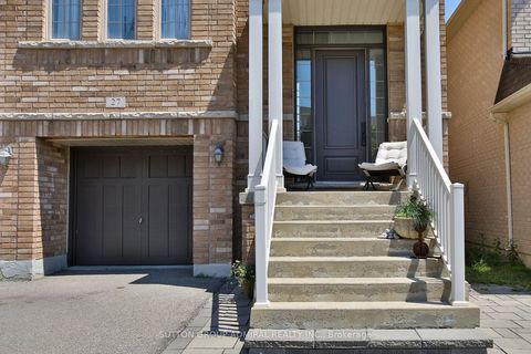 Photo 3 at 27 Givon Street, Patterson, Vaughan