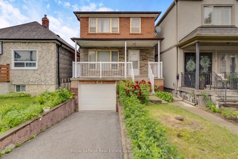 Photo 3 at 5 Homeview Avenue, Smythe, Toronto