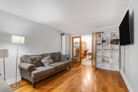 Photo 8 at 5 Homeview Avenue, Smythe, Toronto