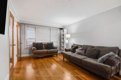 Photo 9 at 5 Homeview Avenue, Smythe, Toronto