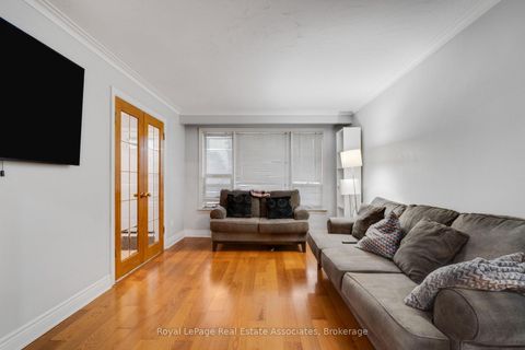 Photo 10 at 5 Homeview Avenue, Smythe, Toronto