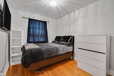 Photo 20 at 5 Homeview Avenue, Smythe, Toronto