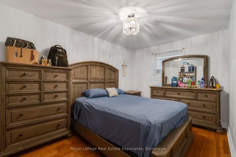 Photo 22 at 5 Homeview Avenue, Smythe, Toronto