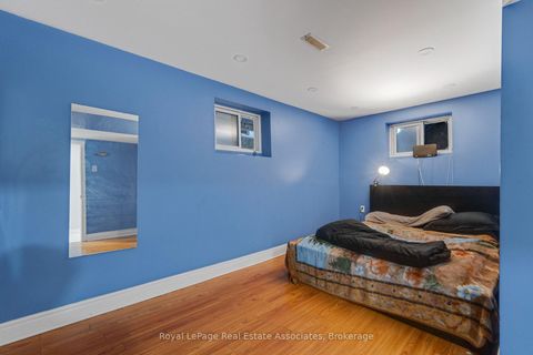 Photo 27 at 5 Homeview Avenue, Smythe, Toronto