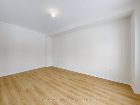 Photo 11 at 6 Grieve Avenue, Sutton & Jackson's Point, Georgina