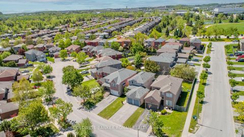 Photo 2 at 3 Teal Place, Painswick South, Barrie