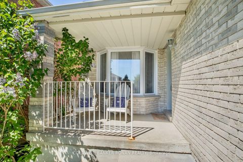 Photo 5 at 3 Teal Place, Painswick South, Barrie