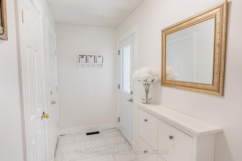 Photo 8 at 3 Teal Place, Painswick South, Barrie