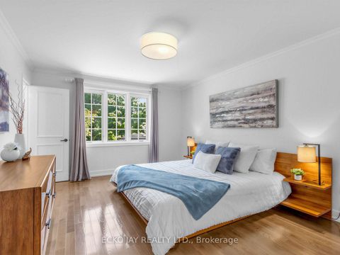 Photo 19 at 22 Meadowglade Crescent, Henry Farm, Toronto