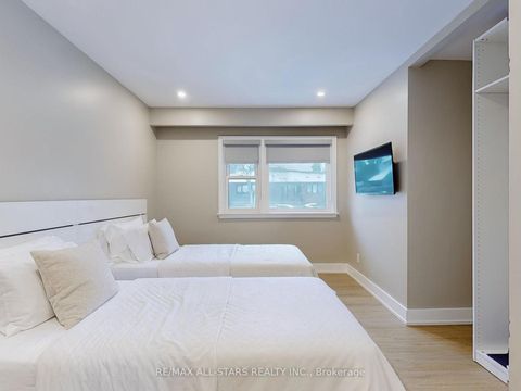 Photo 11 at 105 Betty Ann Drive, Willowdale West, Toronto