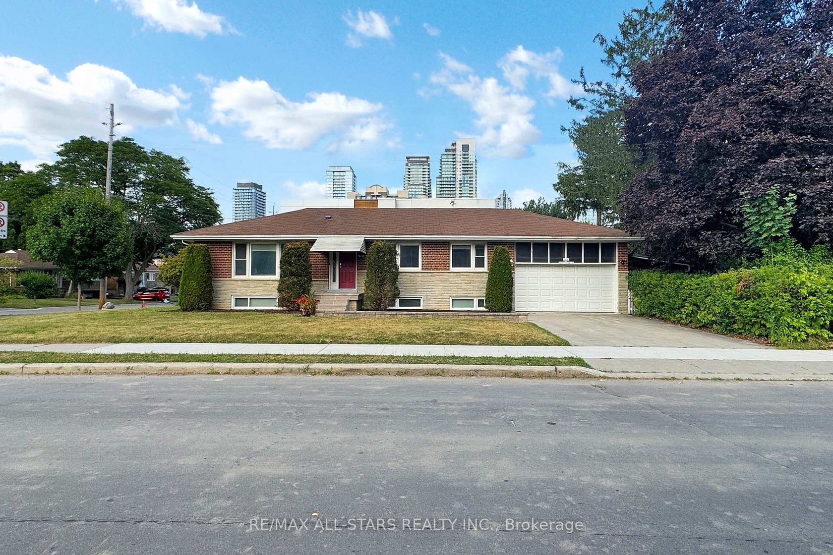105 Betty Ann Drive, Willowdale West, Toronto 