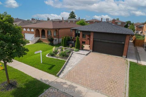 Photo 2 at 438 Woodbridge Avenue, West Woodbridge, Vaughan