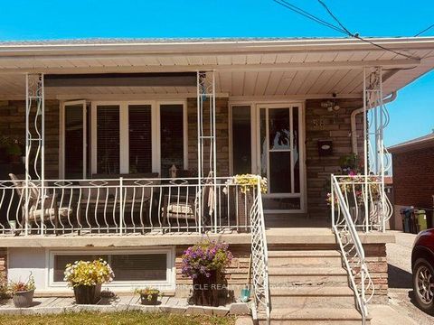 Photo 4 at 58 Telco Crescent, Pelmo Park W4, Toronto