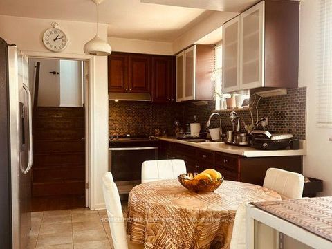 Photo 5 at 58 Telco Crescent, Pelmo Park W4, Toronto
