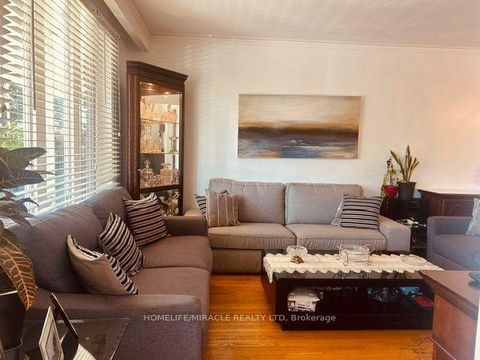 Photo 13 at 58 Telco Crescent, Pelmo Park W4, Toronto