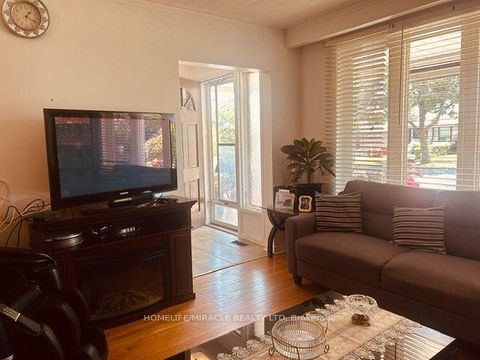 Photo 15 at 58 Telco Crescent, Pelmo Park W4, Toronto