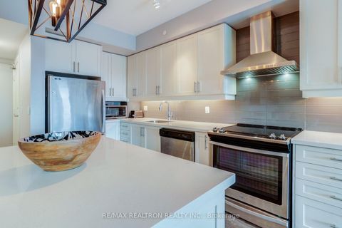 Photo 10 at 331 - 555 William Graham Drive, Rural Aurora, Aurora