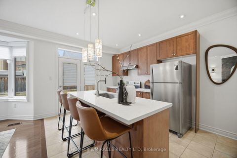 Photo 11 at 28 Kincardine Street, Kleinburg, Vaughan