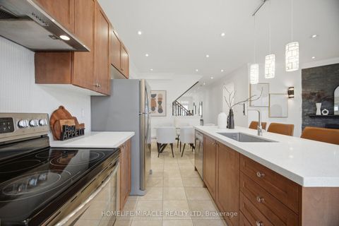 Photo 12 at 28 Kincardine Street, Kleinburg, Vaughan